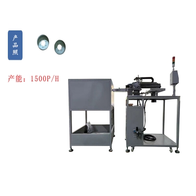 Automatic feeding machine for injection molding and embedding of motor cover