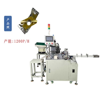 Automatic assembly machine for riveting eyelet of metal bracket with motor series excitation